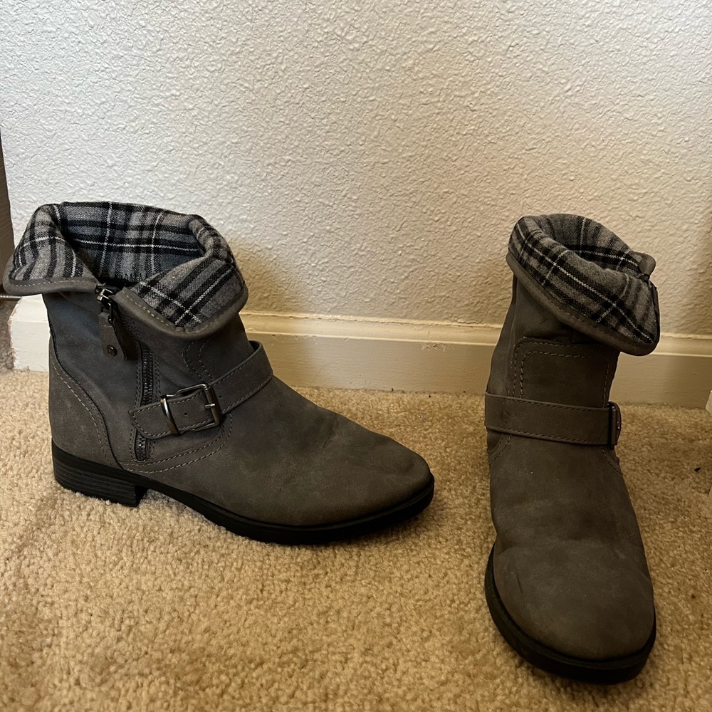 Charcoal boots
